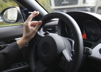 如何去除车内的烟味