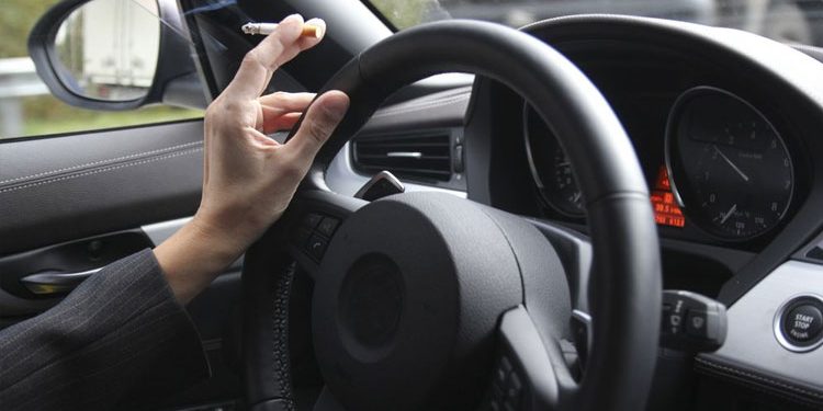 如何去除车内的烟味